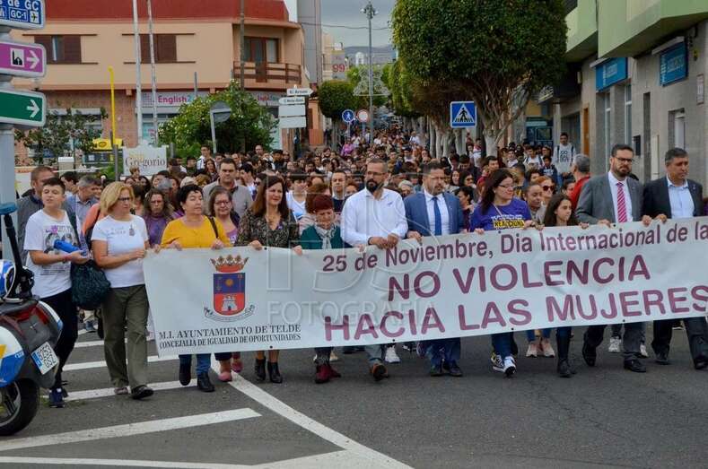 La marcha silenciosa recorrió las calles principales del centro de la ciudad (Foto TA)